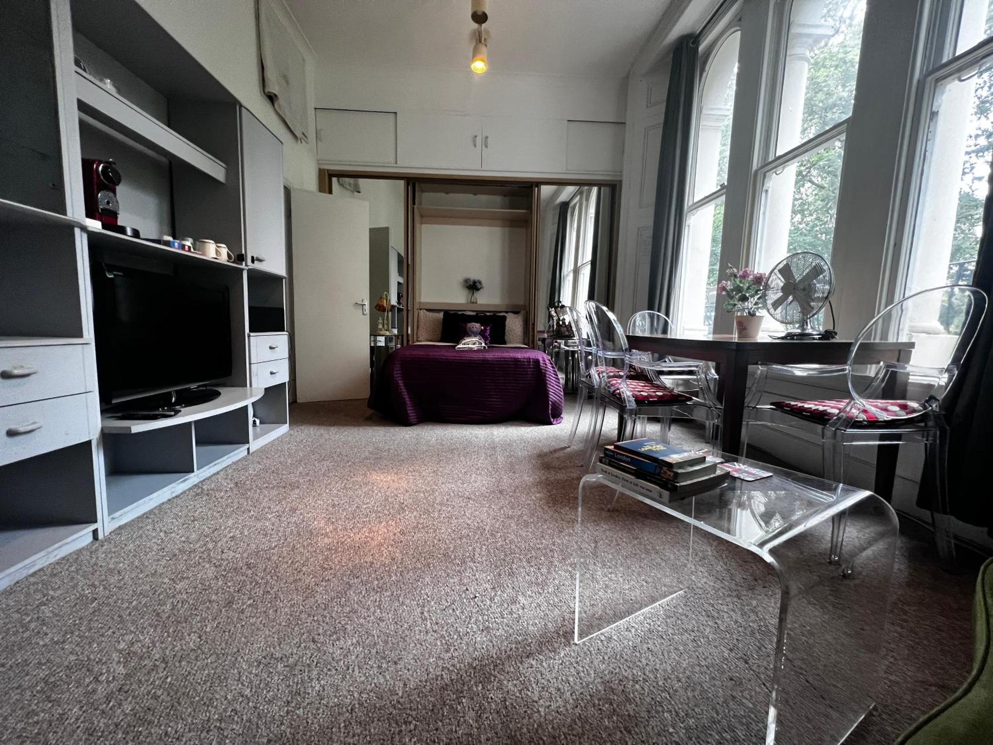 Hyde Park Studio Has Private Balcony With Tranquil Garden View ลอนดอน ภายนอก รูปภาพ